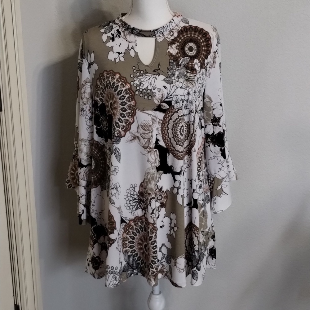 SOL RHR women's size 3X Boho printed floral top ruffle sleeve green white coral